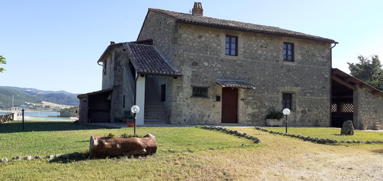 Casale Al Lago Con Piscina E Sauna Corbara  外观 照片