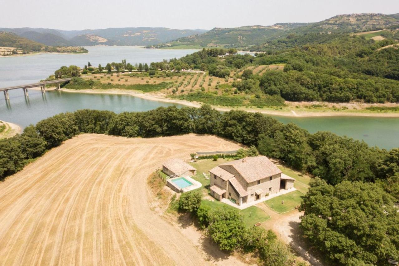 Casale Al Lago Con Piscina E Sauna Corbara  外观 照片
