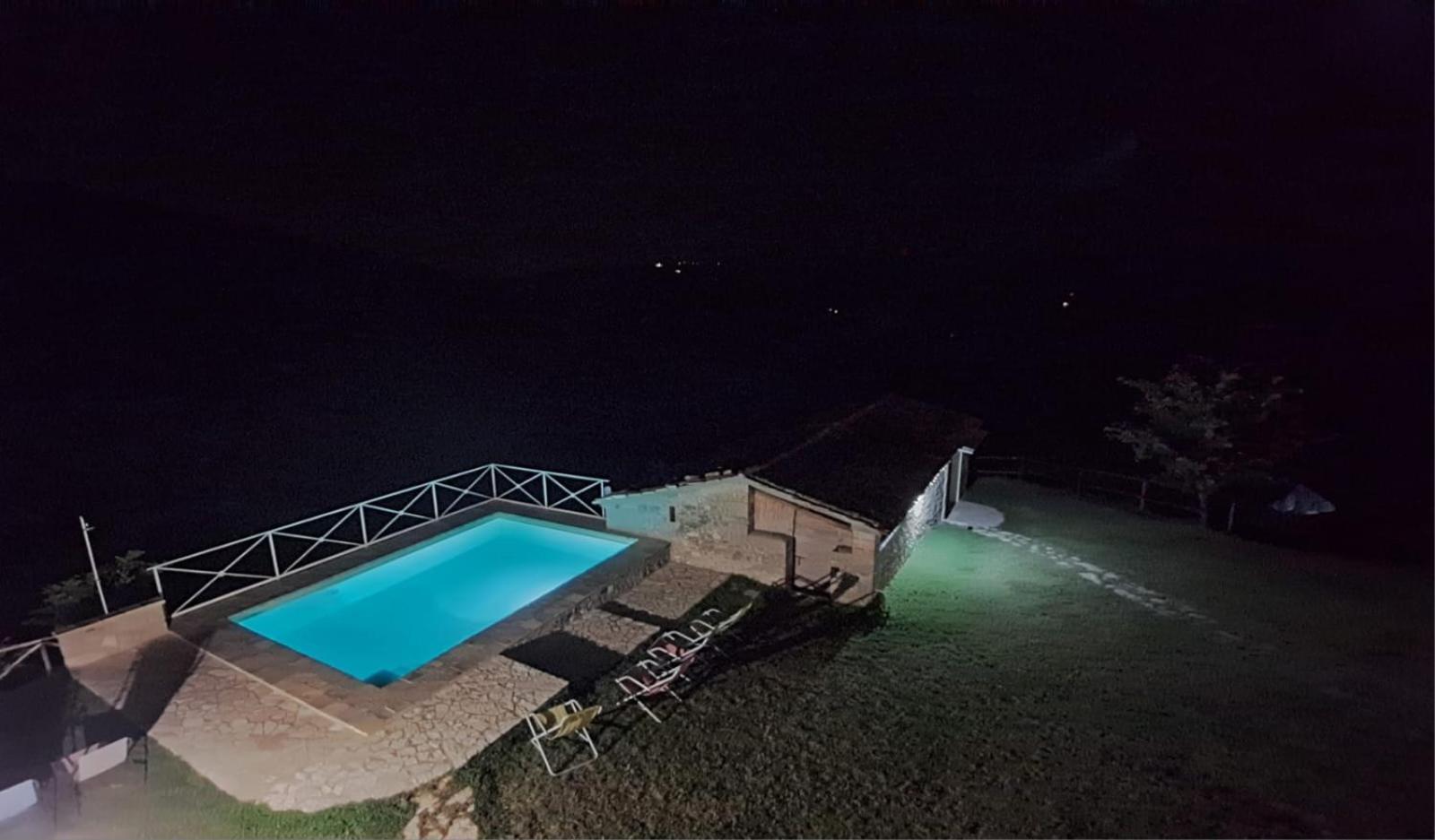 Casale Al Lago Con Piscina E Sauna Corbara  外观 照片